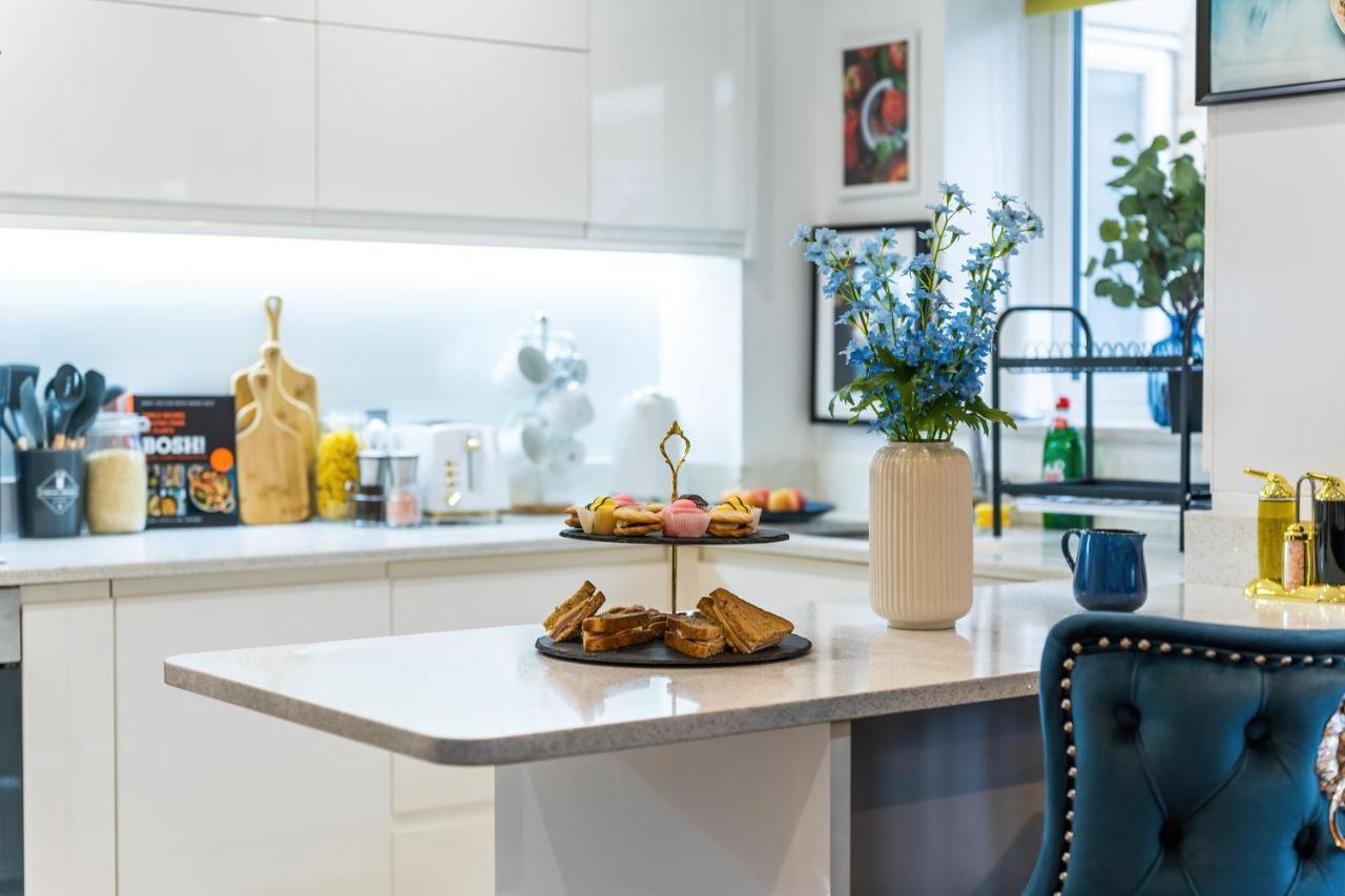 Chic 3 Bed Apartment Near London Bridge With Balcony Exterior photo