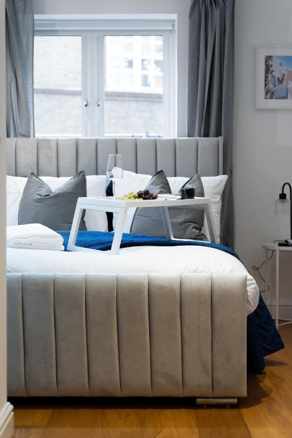 Chic 3 Bed Apartment Near London Bridge With Balcony Exterior photo